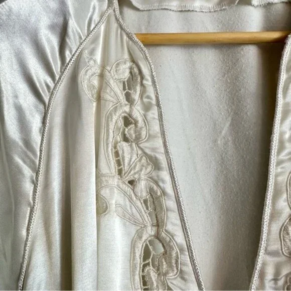 VTG Emily Daniell Ivory Nightgown RobeRomantic Coquette, Old Hollywood Glam